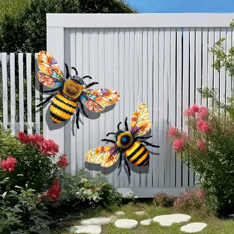 Iron Bee Shaped Hanging Decor Rustic Metal Wall Pendant Home Courtyard Window Decoration Art Craft Gift for Festival