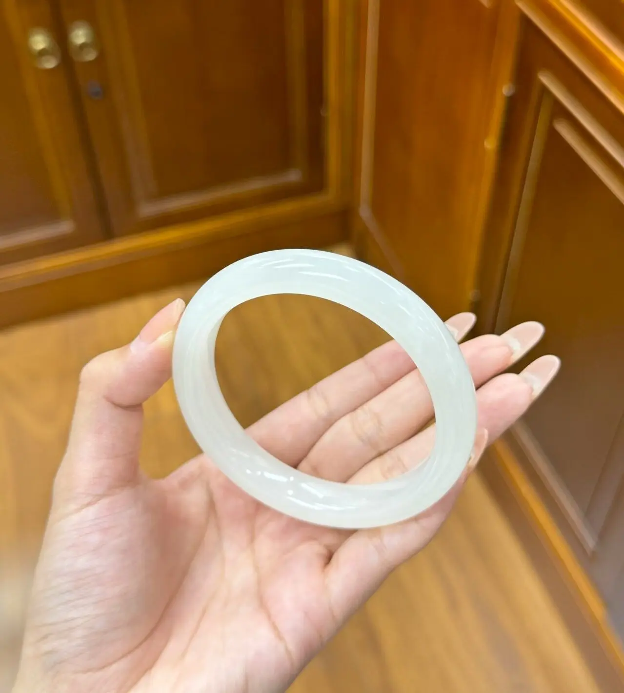 

Браслет из мьянманского жадеита, белый нефрит, маленькая полоска, натуральный браслет-жингл.