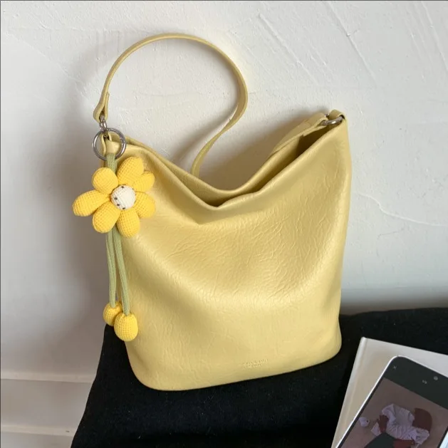 

Новинка 2023 года, мягкая сумка-саквояж для женщин, винтажный стиль, сумка через плечо, дизайнерская роскошная сумка, стильная сумка, универсальная сумка