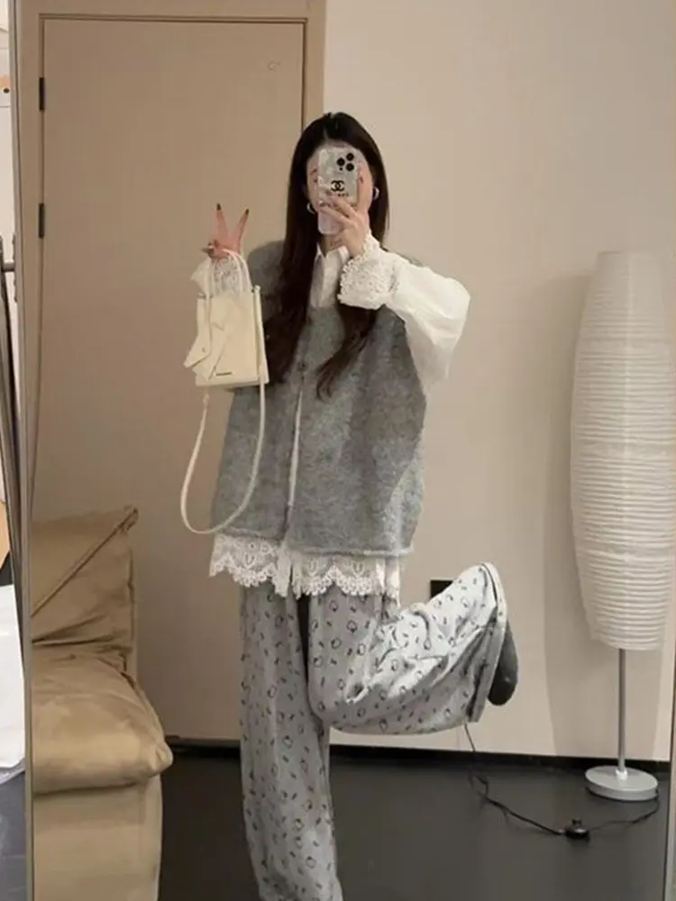 

Spring Korean Style Women's Grey Lazy Vest White Lace Base Shirt Casual Wide Leg Pants Three Piece Set Fashionable Outfit