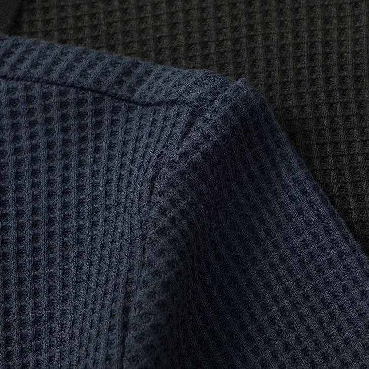 Langarm-Poloshirt aus Waffelstrick – Weiche Baumwollmischung, Slim Fit, Lässiges Business-Oberteil für Herbst und Winter, Mehrfarbig – Detail 3