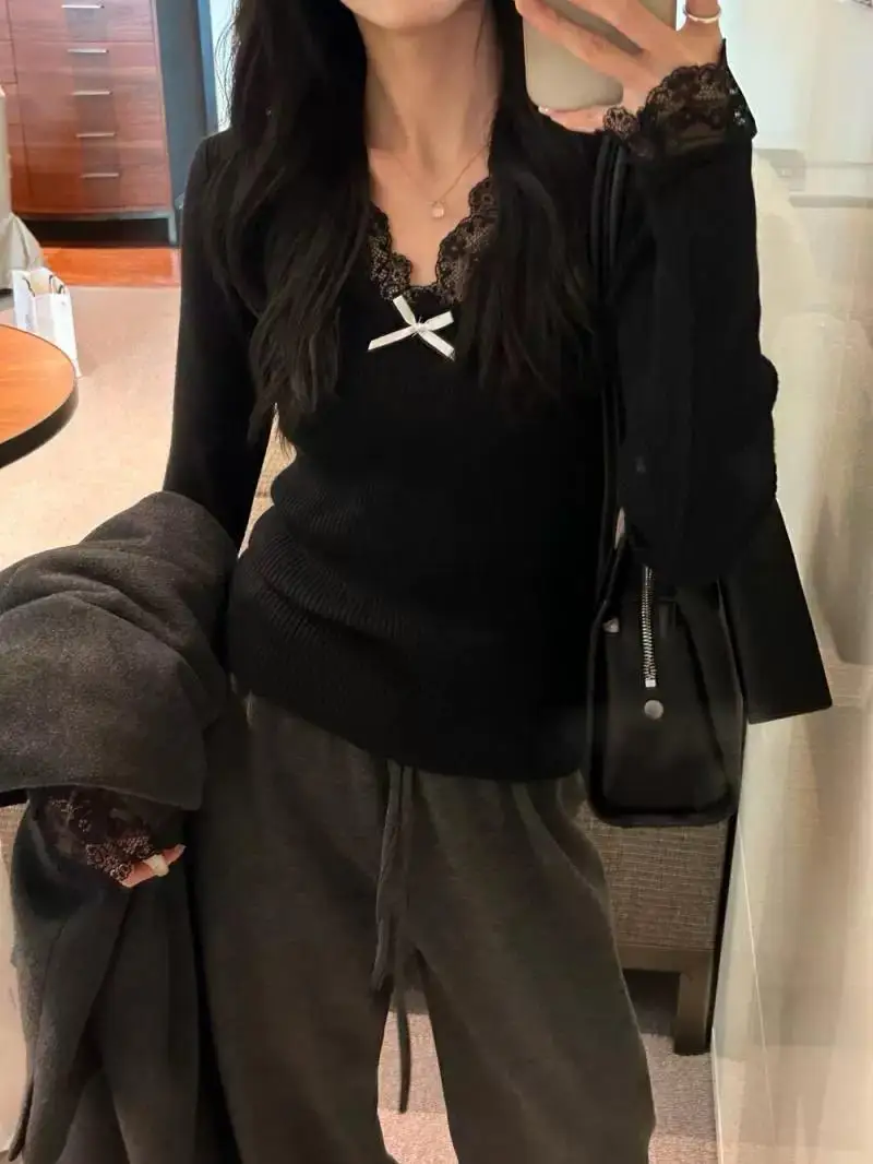 เสื้อสเวตเตอร์ถักสำหรับผู้หญิง รุ่นใหม่ประจำปี 2024 สำหรับฤดูใบไม้ร่วงและฤดูหนาว ตกแต่งด้วยลูกไม้ ทรงเข้ารูป สไตล์เกาหลี เหมาะสำหรับใส่ทำงานและแฟชั่น