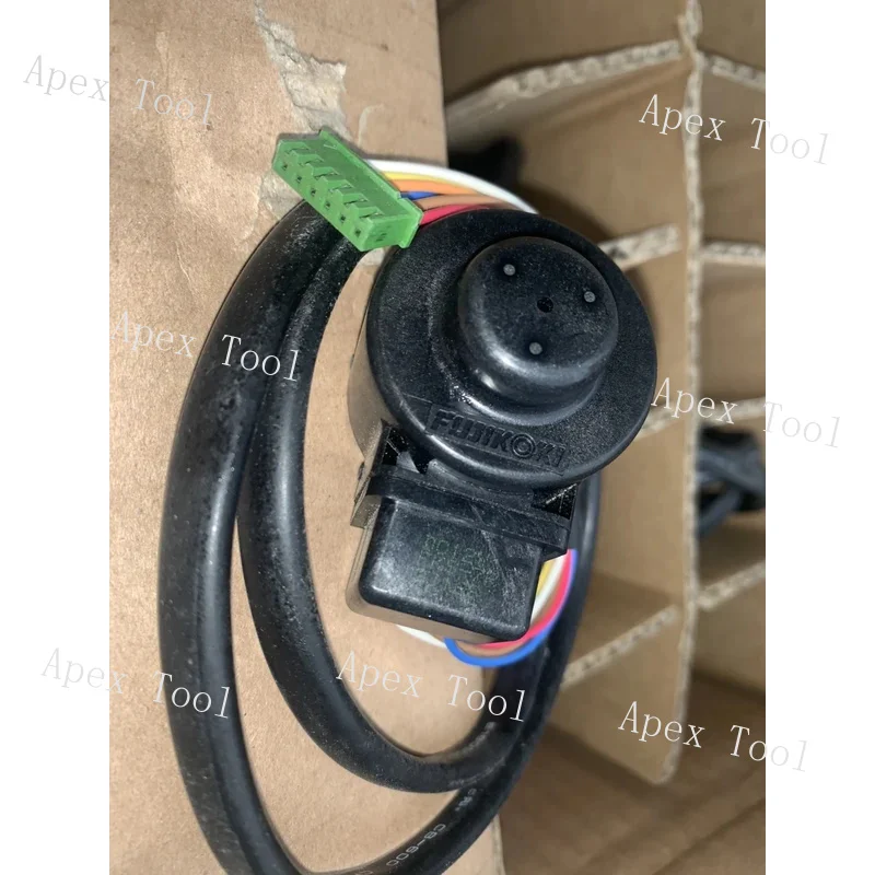 

Bu Er Gong Machine Variable Frequency Air Conditioning Electronic Expansion Valve Coil, 6-Wire, 1.6 Flow Rate, Inner Hole 1.7
