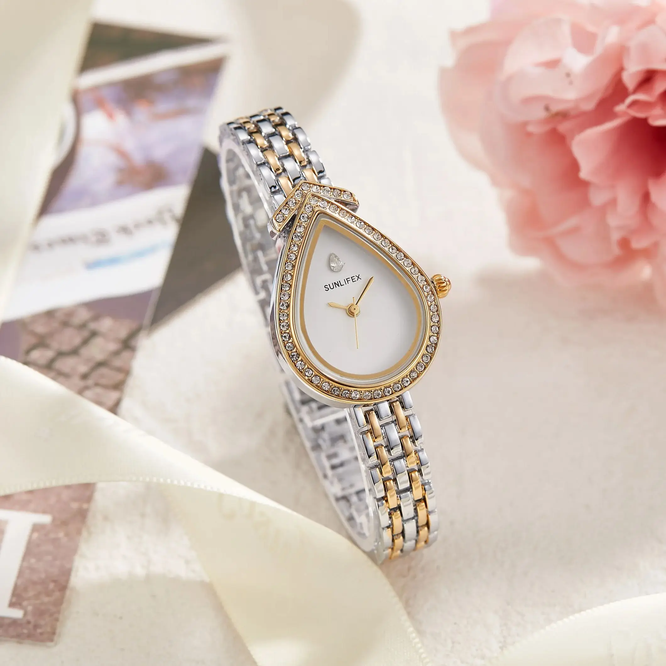 فريدة من نوعها شكل قطرة الماء ووتش الفولاذ المقاوم للصدأ ساعة اليد حزام عارضة السيدات كوارتز ساعة الساعات العصرية