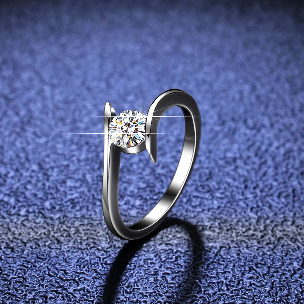18K Gold Inlaid Moissanite Ring for Women, Fashionable Goddess of Fate Platinum PT950 Diamond Jewelry Accessories