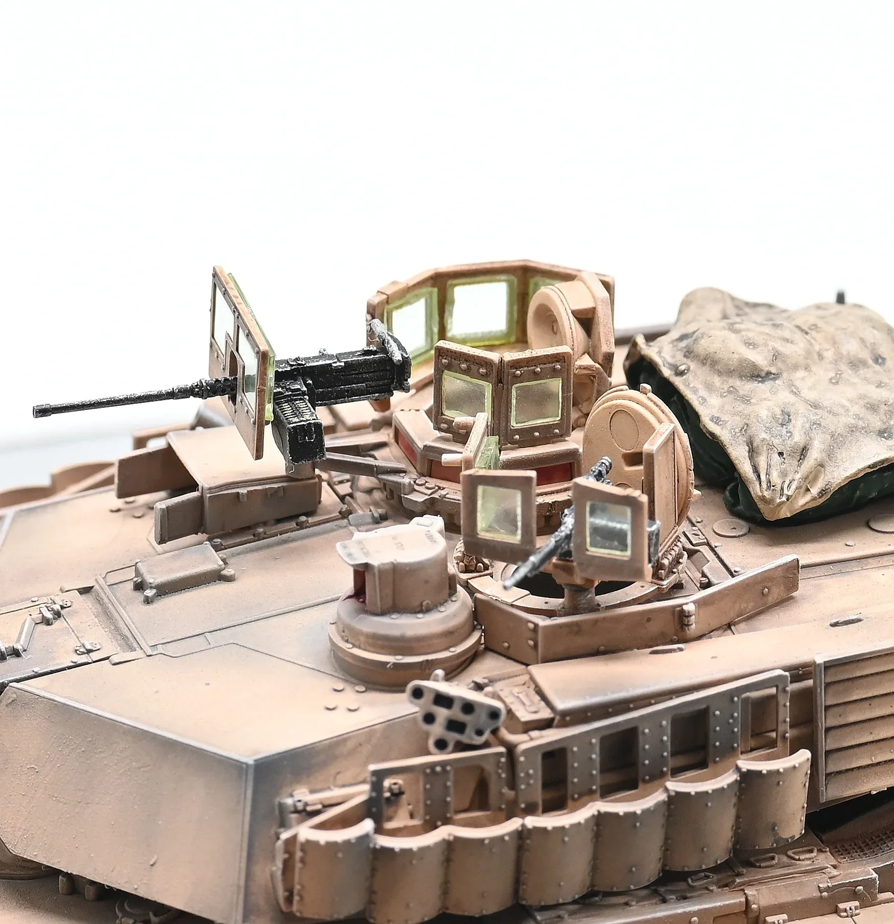 2024 New 1/72Scale  US M1A2 TUSK II Finished Tank Model Desktop Static Ornament Simulation Combat Vehicle Model Birthday Gifts