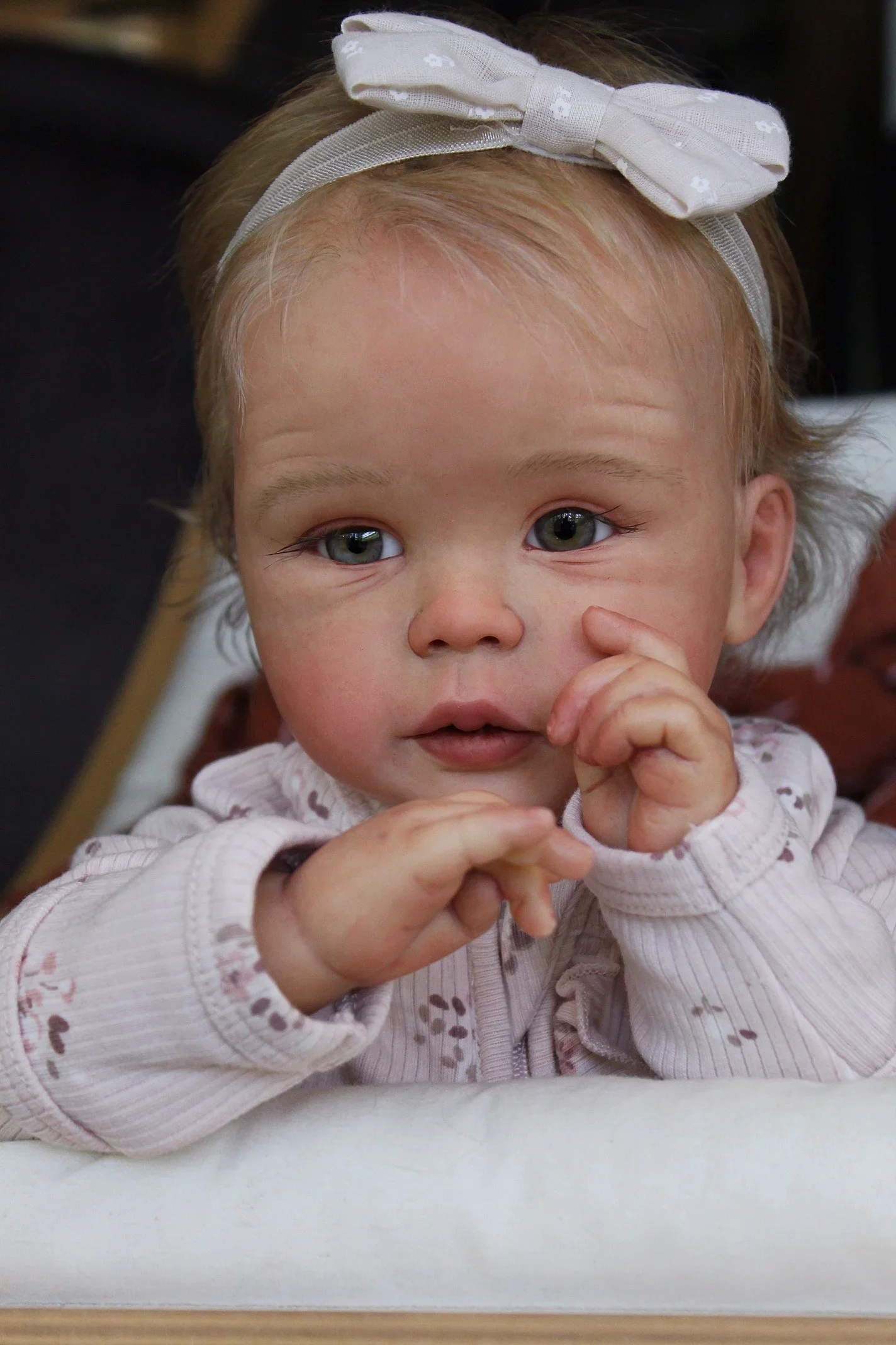 Roberto 19Inch Reborn Doll Kit Onvoltooide Ongeverfde Lege DIY Pop Onderdelen Met Doek lichaam en Willekeurige ogen Collectible Art Doll