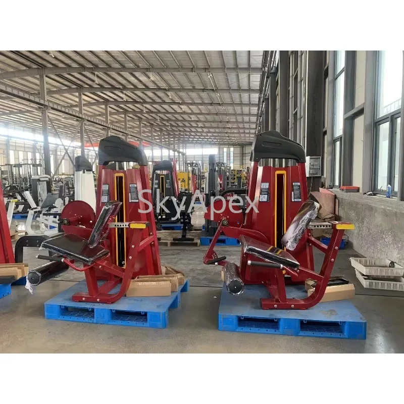 อุปกรณ์ออกกำลังกายเชิงพาณิชย์คุณภาพสูง รวมถึงเครื่องบริหารกล้ามเนื้อขาแบบนั่ง (Leg Extension) และแบบนอน (Leg Curl)  เครื่องฝึกกล้ามเนื้อขาอเนกประสงค์