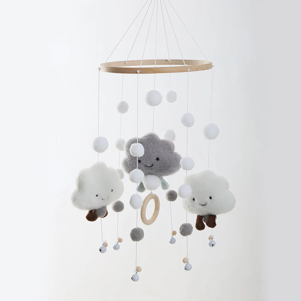 Carillón de viento calmante para cama de bebé, Bola de felpa, nubes, cuentas de madera, accesorios de decoración para habitación de niños