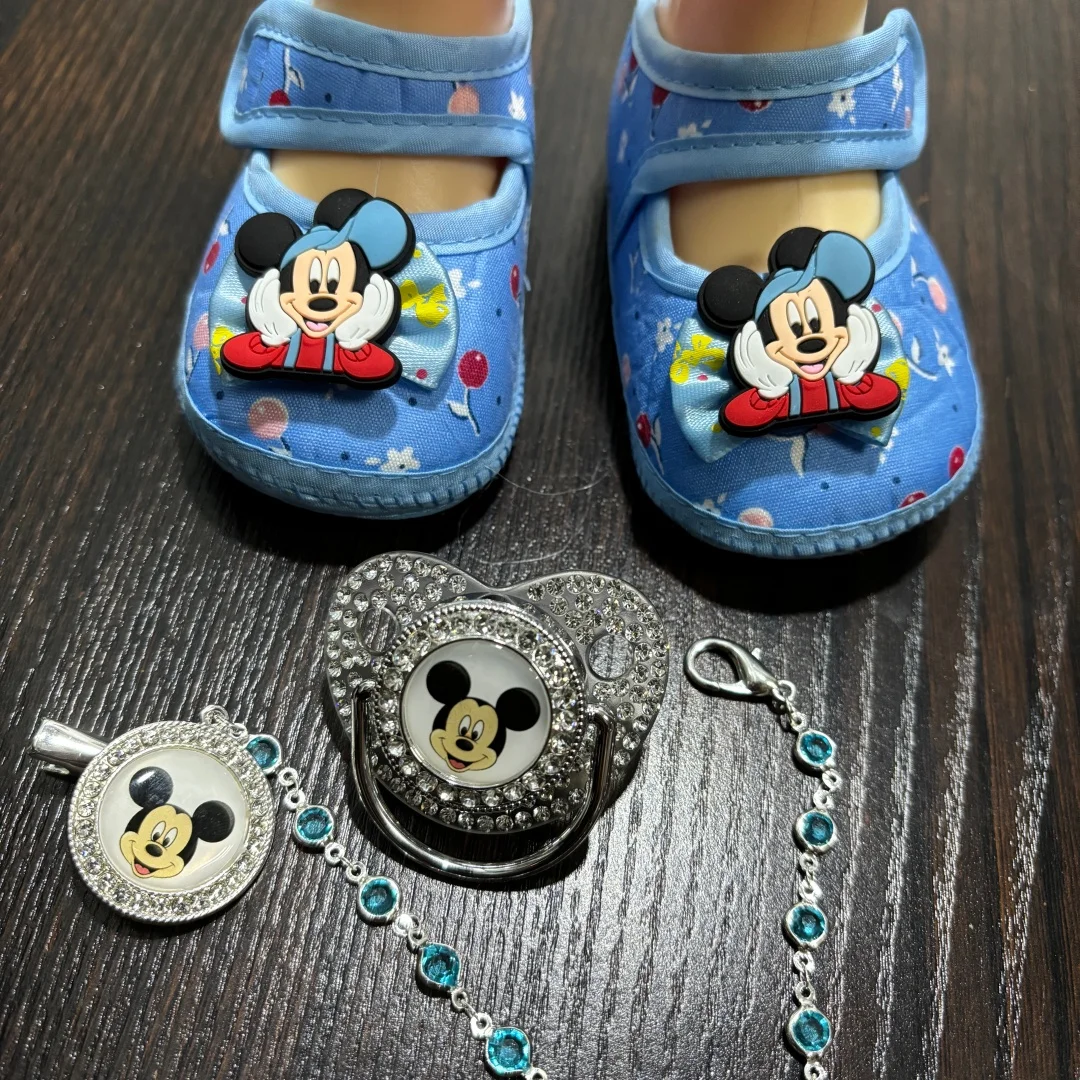 

High-quality newborn gift set pacifier pacifier holder and cute shoes suitable for safe comfort items for little babies 0-8M