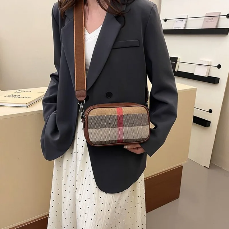 Fashionable Vintage Diaper Bag Ladies High End Minimalist Messenger Purse Stylish Handbag Square Satchel With Letter Logo
