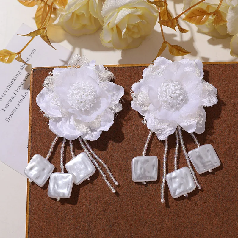 Shoe Charm 1 Piece Pearl Tassel Tulle Daisy Flower Ethereal Sweet Elegant Versatile Decor for Clogs Crystal Shoes Women