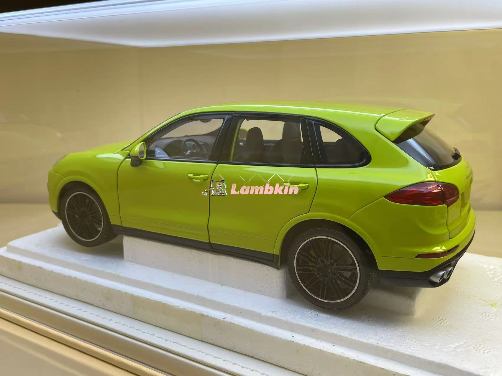 Minichamps 1:18 CAYENNE TURBO S -2014 Apple Green Classic Collectible Alloy Car Model Openable Gifts