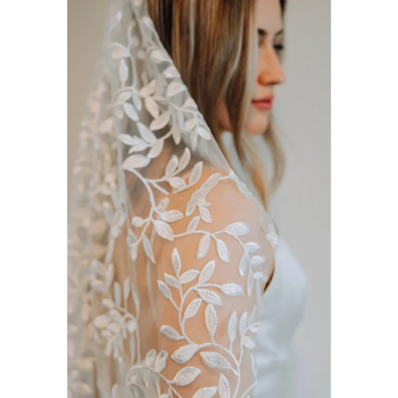 White Leaves Wedding Bridal Veils With Comb Accessories Unique Floral For Brides Outdoor Cathedral Long Fingertip Lace Tulle