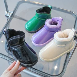 Nuove scarpe invernali per bambini stivaletti trasparenti impermeabili di colore puro stivali da neve in pelle PU pelosi stivali corti antiscivolo per ragazze dei ragazzi F08222