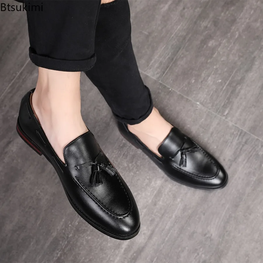 New 2025 Men's Fringe Style Loafers Shoes Slip-on Pointed Toe Leather Shoes for Men Business Office Breathable Casual Shoes Male