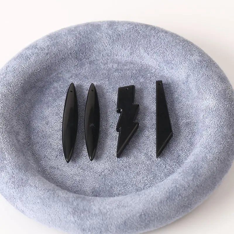 

Подвески разных форм из обсидиана: 4 шт.: набор из четырех кусочков черного натурального камня, идеально подходят для ювелирных изделий ручной работы 41x14x4-44X8X3 мм-7,5 г