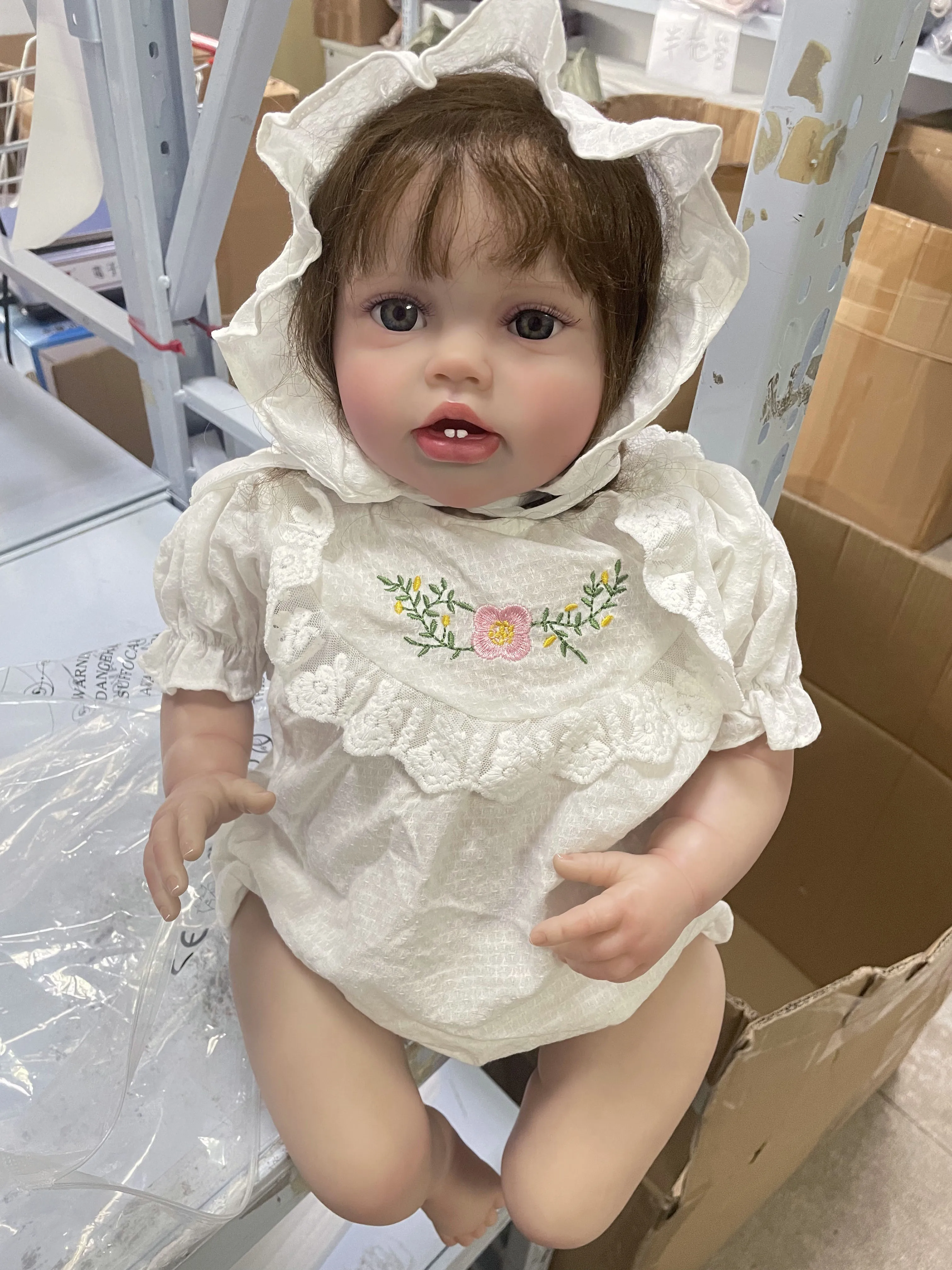 24 pouces Lottie corps en coton doux réaliste Reborn enfant en bas âge poupée plusieurs couches peinture 3D peau veines visibles avec des cheveux de racine de main