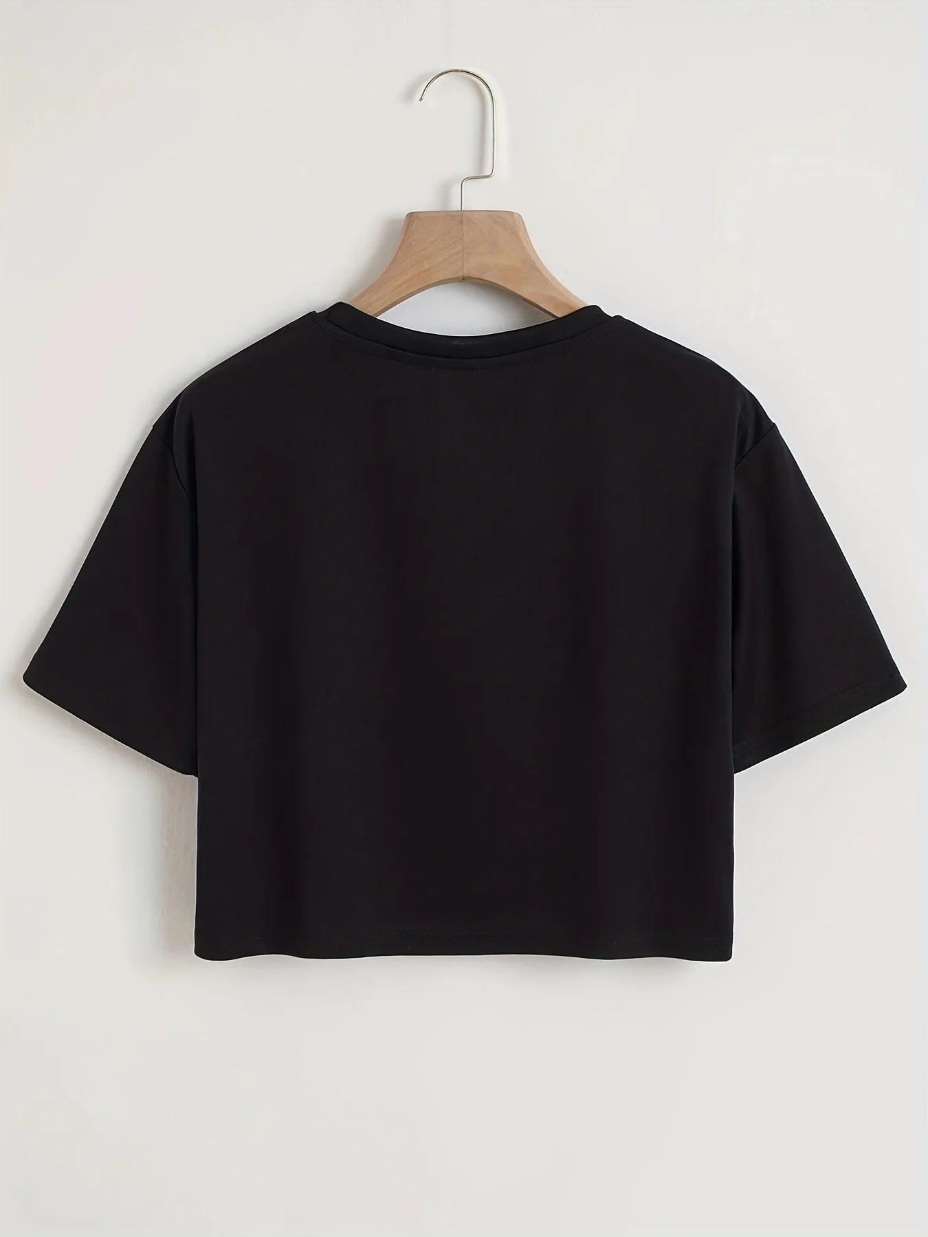 Blend Short Sleeve Slogan Print Crop T-Shirt - Loose Fit Crew Neck Micro Elasticity and Pullover Design - Perfect for Spring