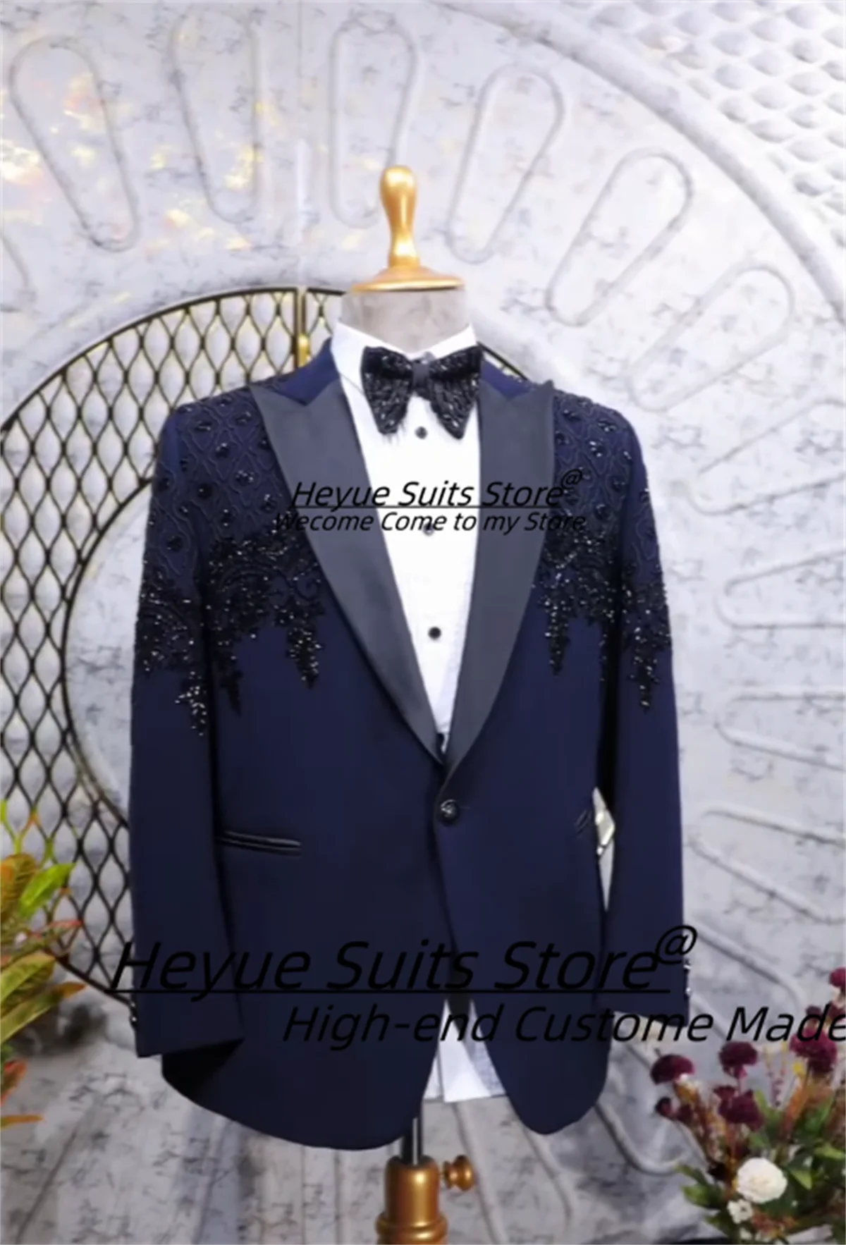 

Красивые блестящие вышитые бисером формальные мужские костюмы по индивидуальному заказу Slim Fit с острым лацканом Мужские костюмы Высококачественные комплекты из 2 предметов Мужские вечерние блейзеры