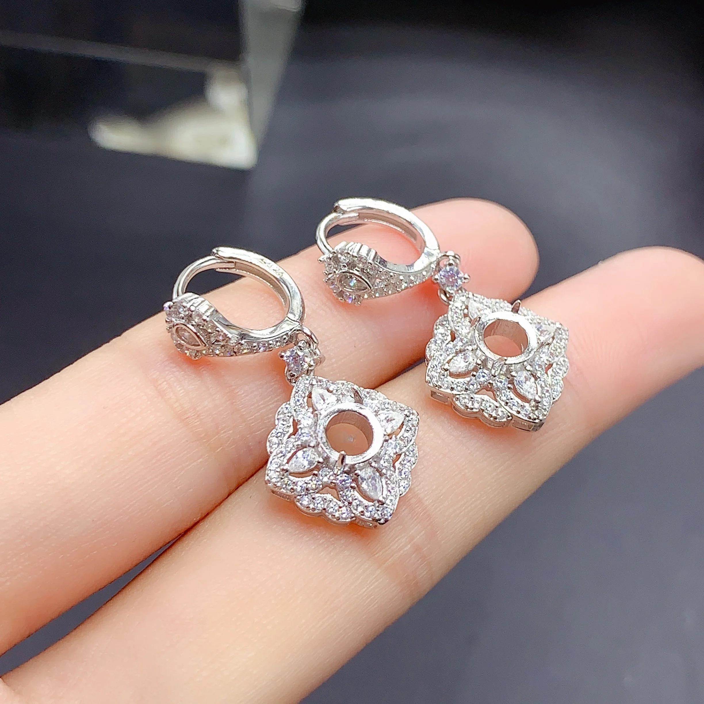 MeiBaPJ Inlay 5mm Round Stone Fashion Fine Earrings DIY S925 Silver Jewelry Accessory Empty Support Holder for Women