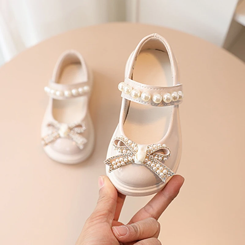 Children Girls Princess Shoes Spring Autumn Retro Patent Leather Cute Pearl Bow Dance Shoes Girls Flats Non-slip Beans Shoes