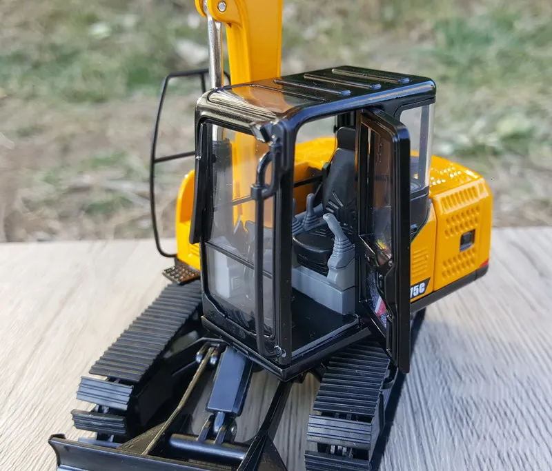 1:35 SANY SY75C-9 Excavator Simulated Alloy Vehicle Model Gifts Souvenir Toys