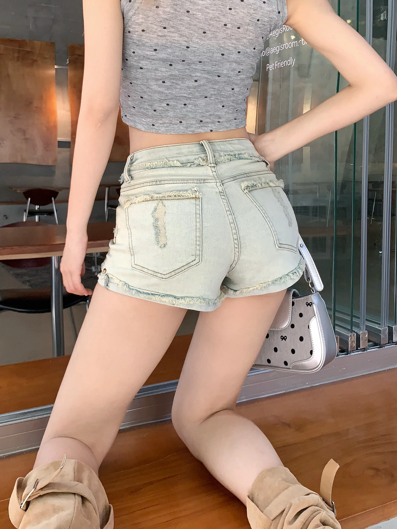 여성 스트릿웨어 핫걸 리벳 데님 반바지 여성 여름 캐주얼 하이웨이스트 슬림 프린지 밑단 데님 숏 팬츠