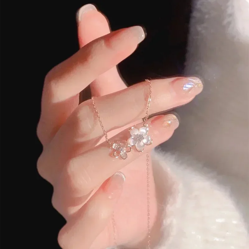 1 Pcs Zircon Flowers Pendant Clavicle Chain Necklace Women Summer Beach Casual Jewelry Accessories Gift New Simple Luxury