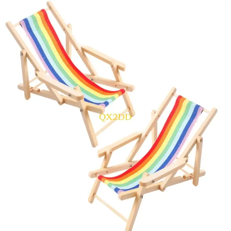 Qx2d Miniaturholz Holz Beach Stuhl mit Regenbogenfarbe Design Safer freundlicher Lounge Stuhl Figur für 1/12 Puppenhausmöbel