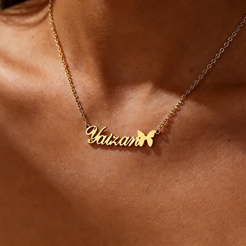 Colliers personnalisés avec nom papillon pour femmes et hommes, pendentif en acier inoxydable, bijoux personnalisés, cadeau d\'anniversaire