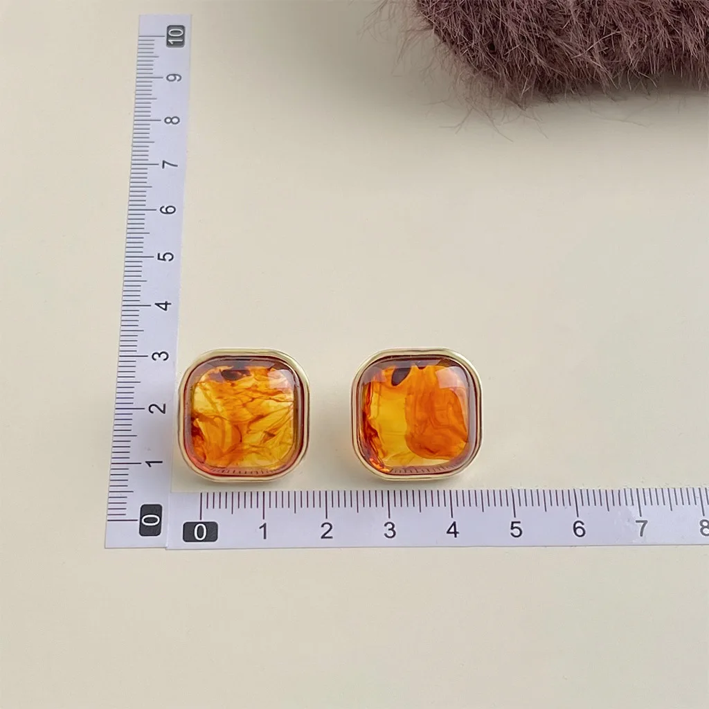 DIY accessories Retro coffee Maillard style earrings Hong Kong style temperament irregular smudge earrings French fashion stud e