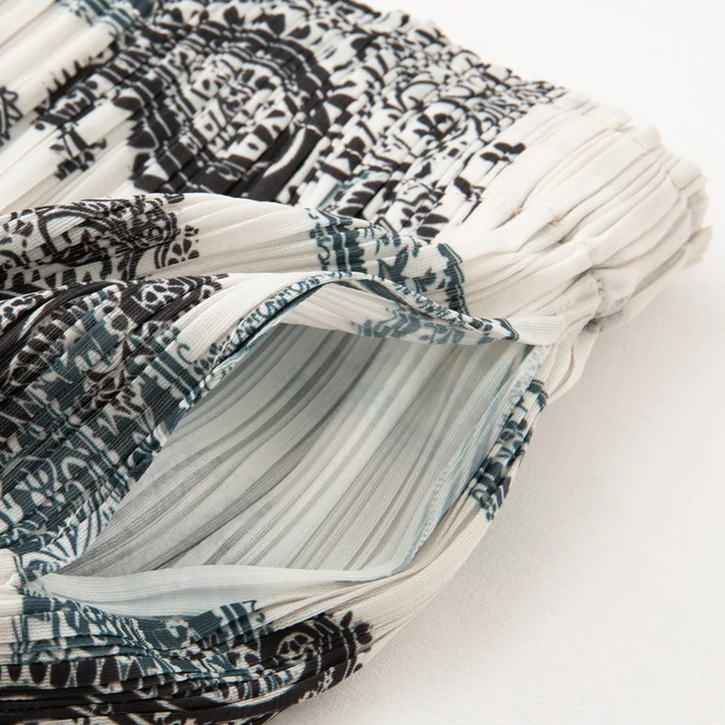 مياكي أضعاف 2025 الربيع/الصيف نصف تنورة نمط العرقية فستان أضعاف تنورة كبيرة الحجم تظهر رقيقة نصف تنورة الرجعية مائة أضعاف