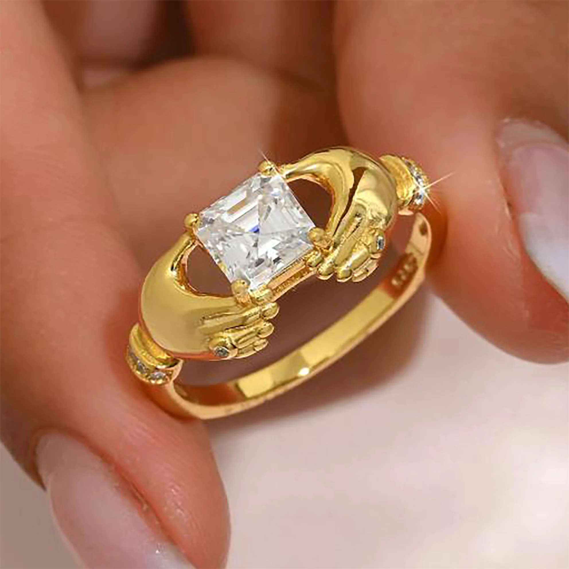 

Sterling Silver Moissanite Ring Princess Cut Dazzling Diamond Band for Girl Valentine Day Gift Vintage armholding gestureLMR0042