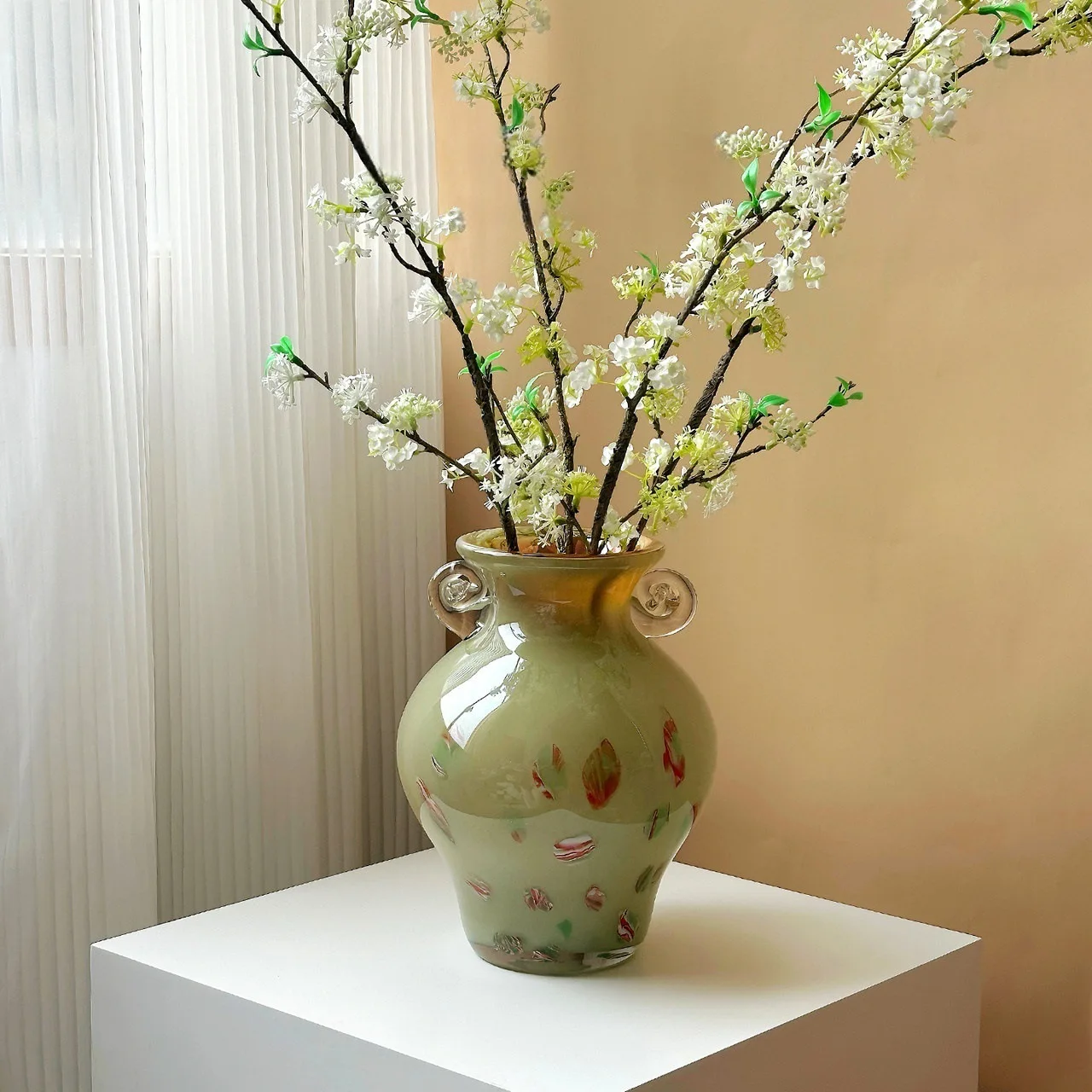 Super beautiful gentle antique color gradual change glass vase French advanced feeling living room dining table flower ware