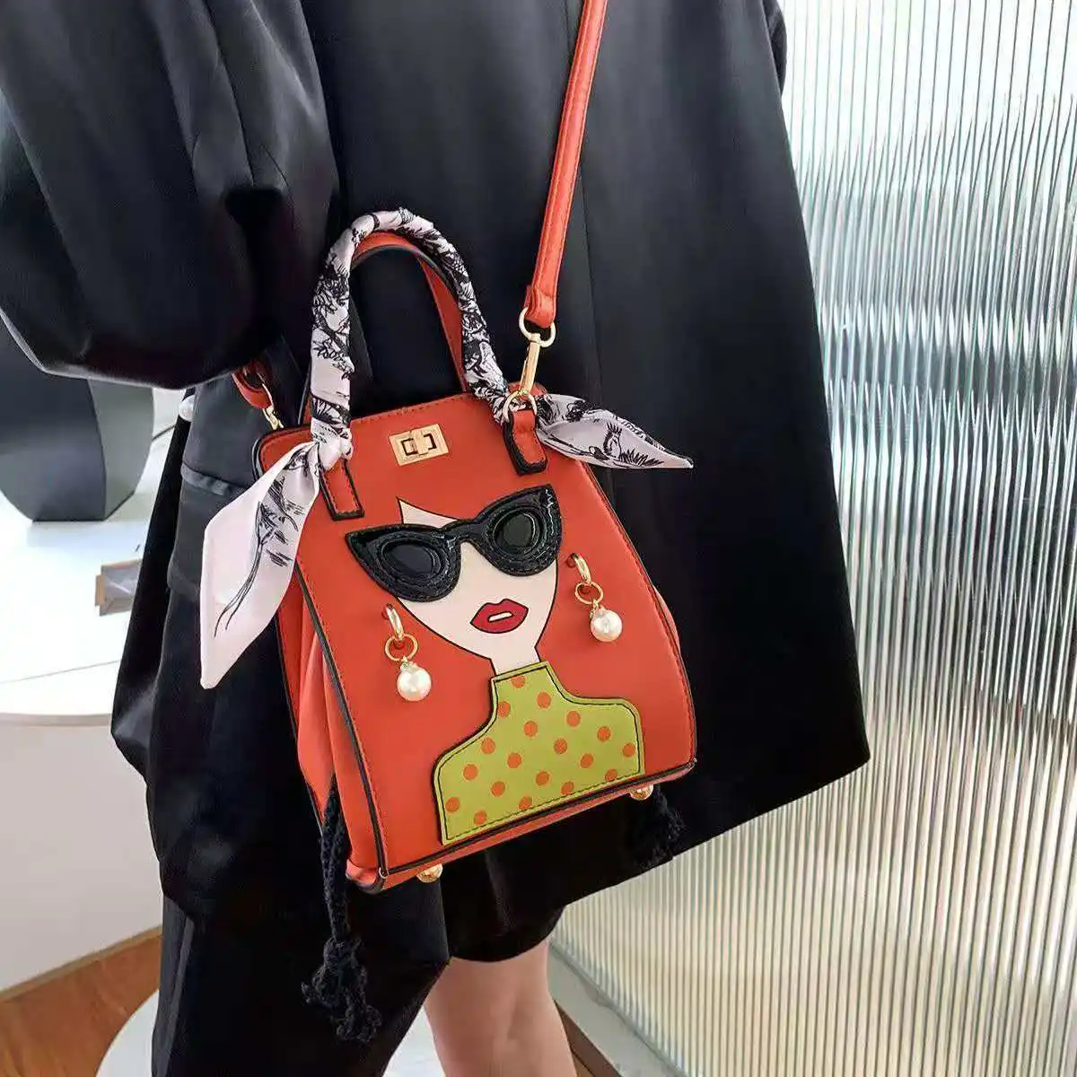 

2026 Fashionable and cute cartoon design women's bag for outdoor shopping stylish and versatile single shoulder handbag