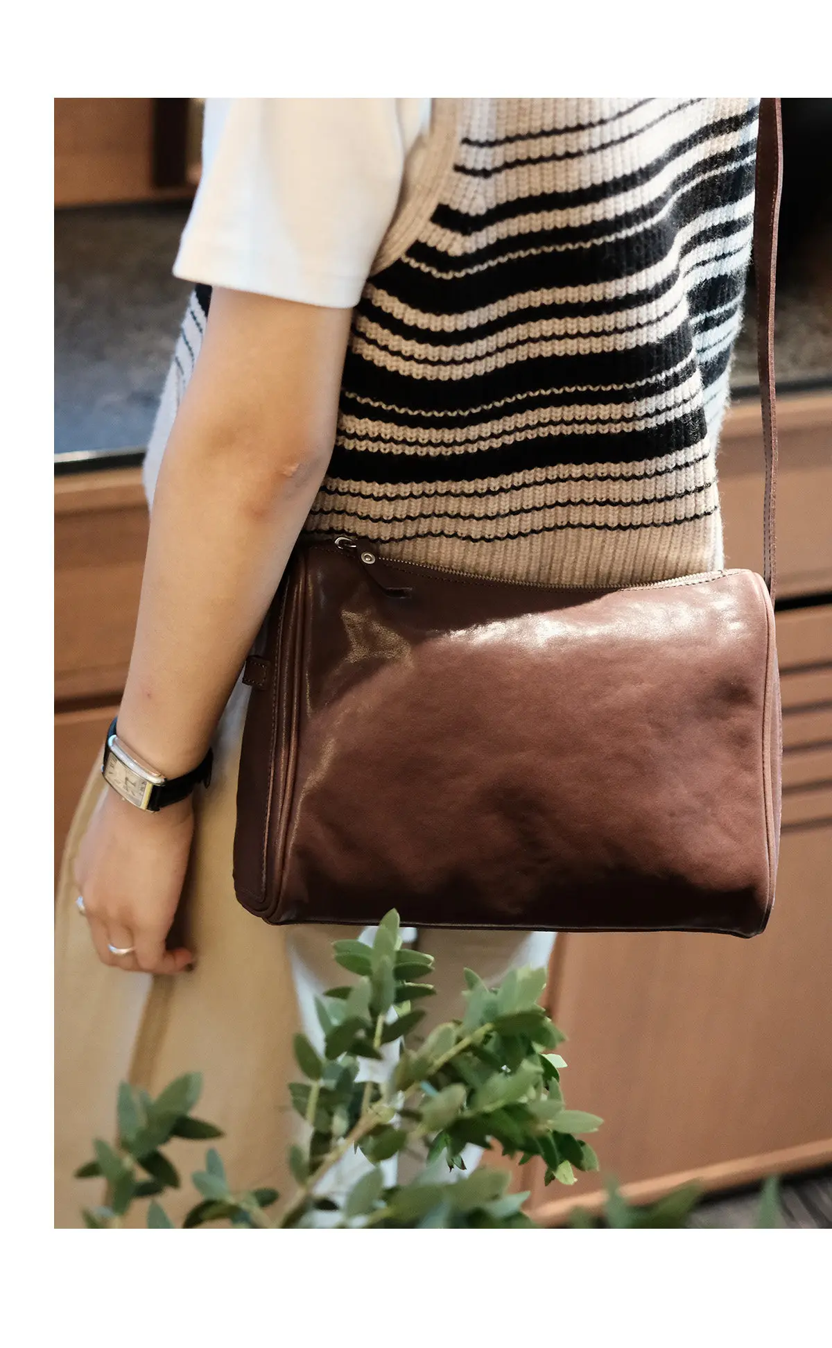 Outdoor-Tagesgepäcktasche aus Rindsleder, Damen-Umhängetasche, lässige Vintage-Designer-Handtasche aus echtem Leder, handgefertigt. – Detail 6