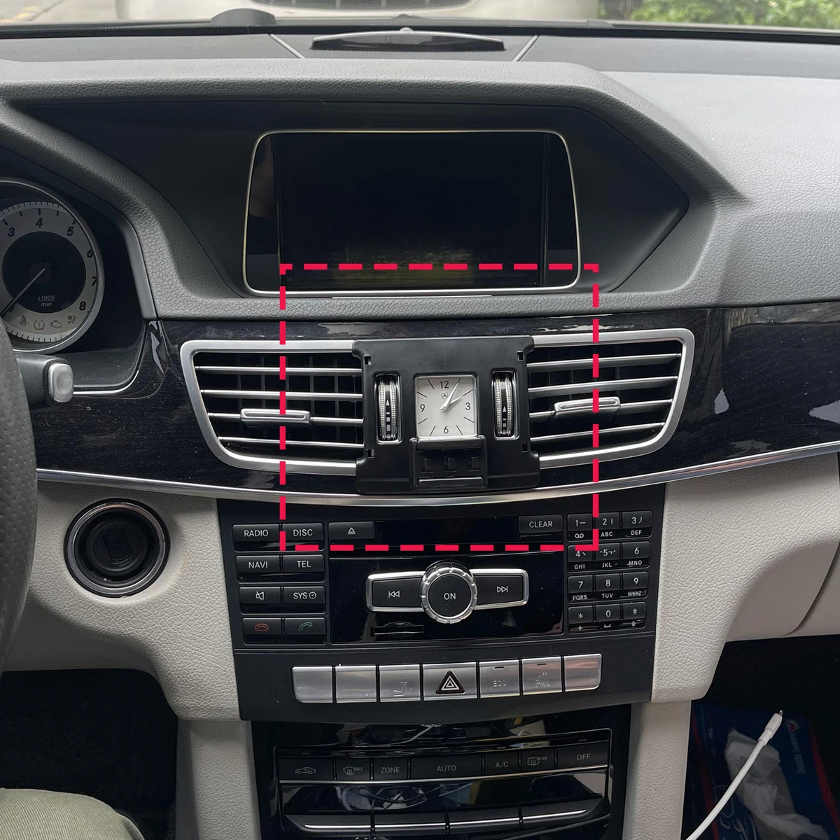 Car Phone Holder For Mercedes Benz E Class W212 2013 2014 2015 2016 Magnetic Wireless Charging Car Phone Fixed For Magsafe Mount