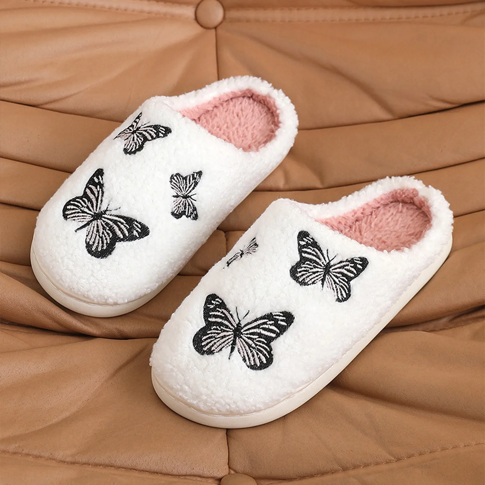 SHAJI Unisex Plüsch-Baumwoll-Hausschuhe mit Drei-Schmetterling-Stickerei, Warme TPR-Sohle, Rutschfeste Indoor-Hausschuhe für Herbst und Winter – Detail 4