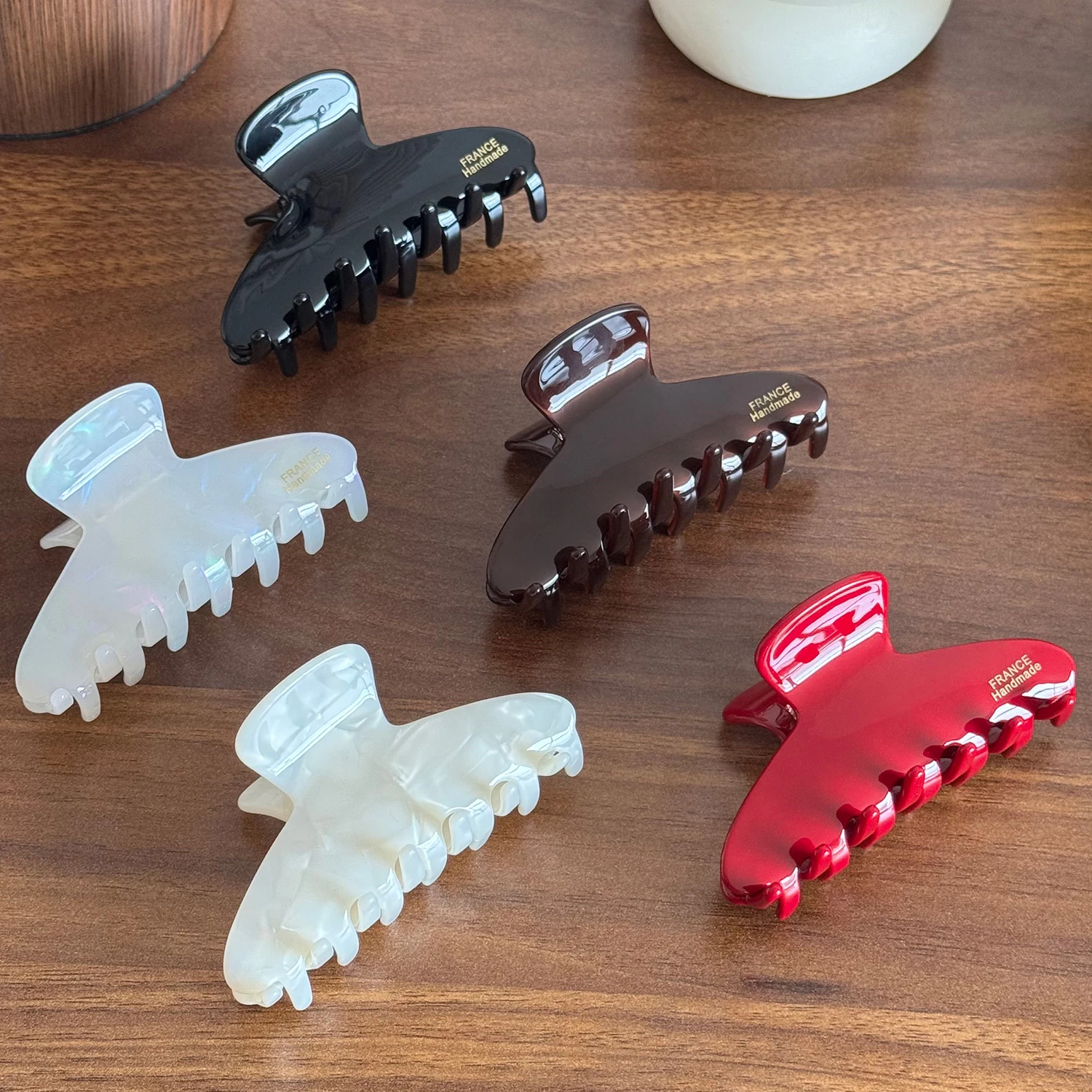 

Dowell Retro And Versatile Medium-sized Acetate Grab Clip, Elegant Shark Clip, And Stylish Hair Accessory