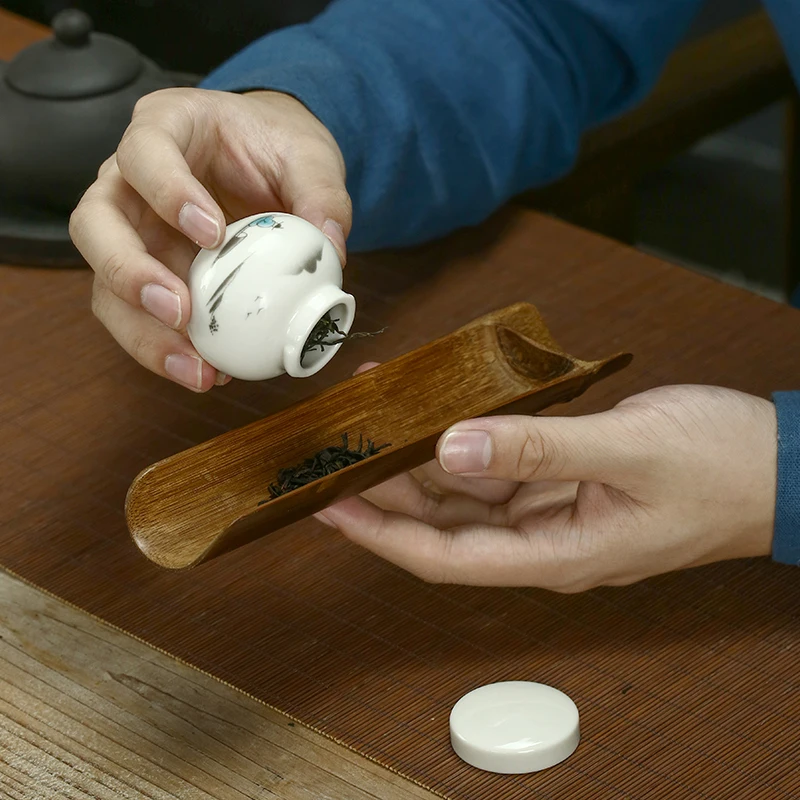 Mini Ceramic Tea Pot White Ceramic Pot Portable Travel Wake-up Tea Pot Storage Container Mini Storage Box Living Room Tea Set