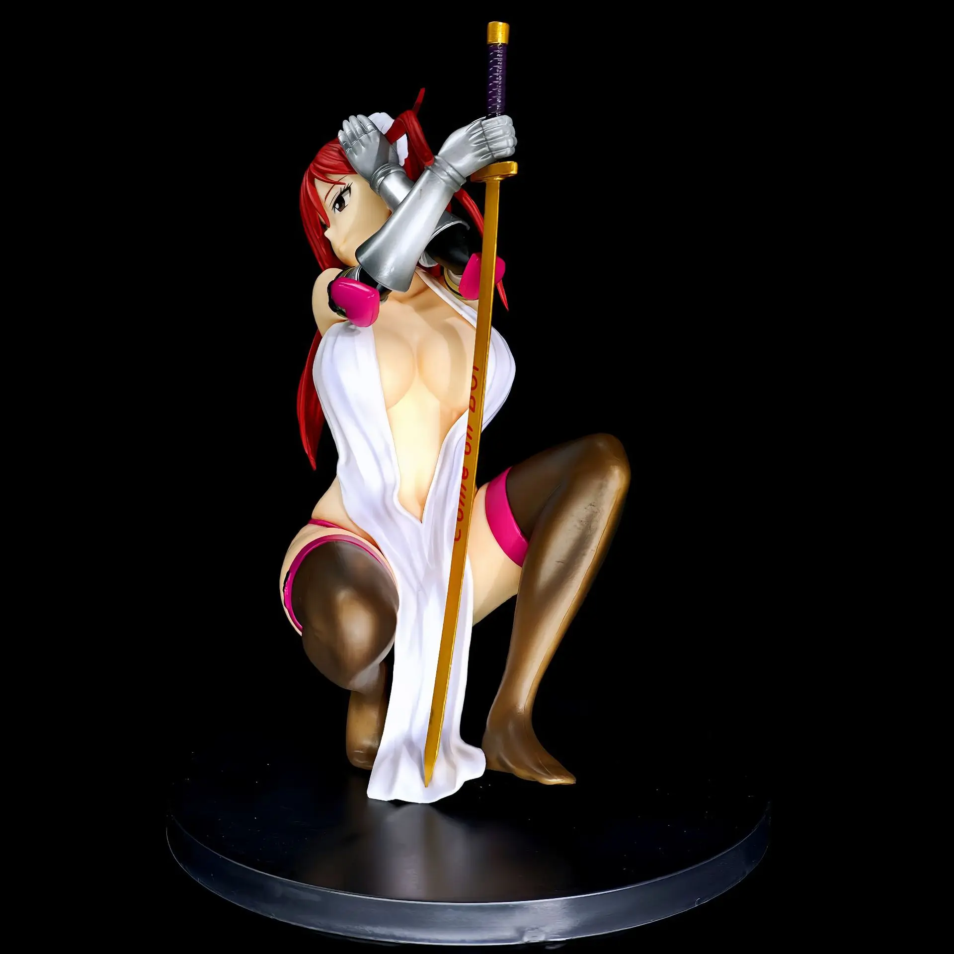 19CM FAIRY TAIL Erza Scarlet  Armor of Temptation Squatting Anime Handmade Action Figures Desktop Case Decoration Ornament Gift