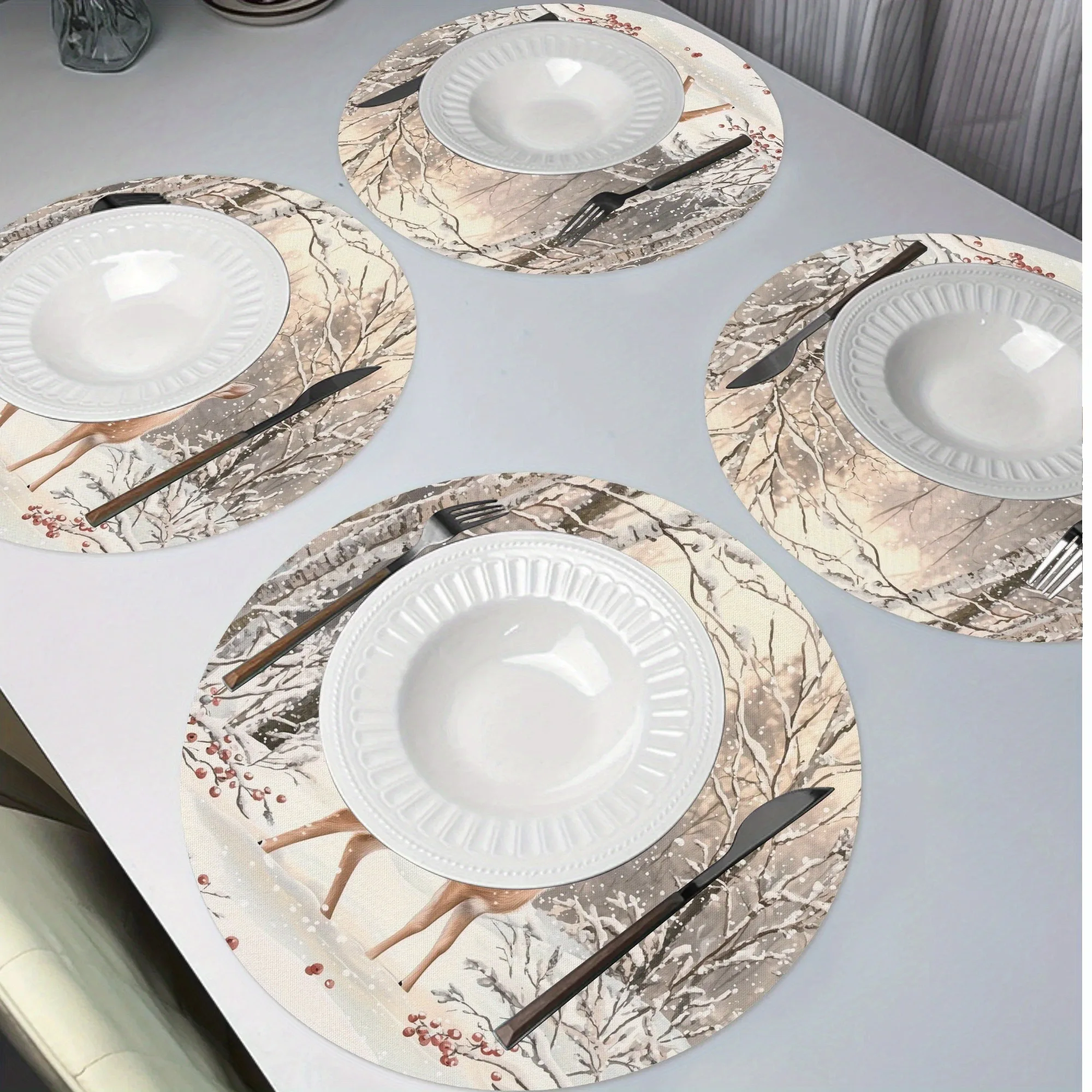 2/4/6/8Pcs Cute Deer Winter Snow Scene Design Round Placemats Non-Slip Washable Placemats High Quality Durable Polyester Placemats Suitable for Party Restaurant Table Christmas Decoration