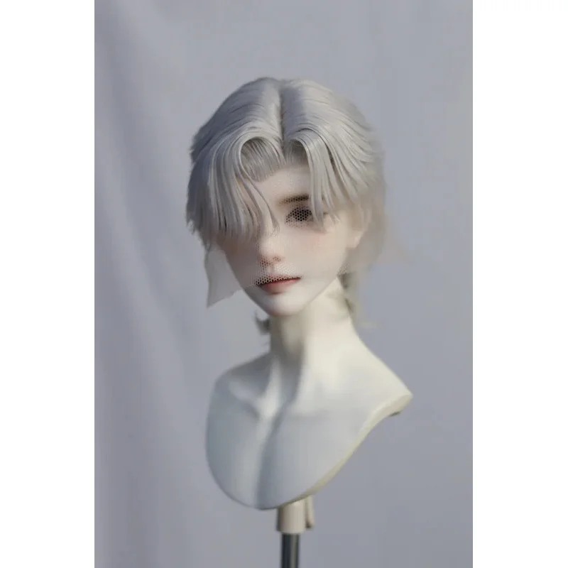 Op voorraad 1/3 8-9 inch Hoge kwaliteit zijde handgehaakt enkelpuntig off-center haarstukje voor poppen, kort kapsel, poppenaccessoires XC