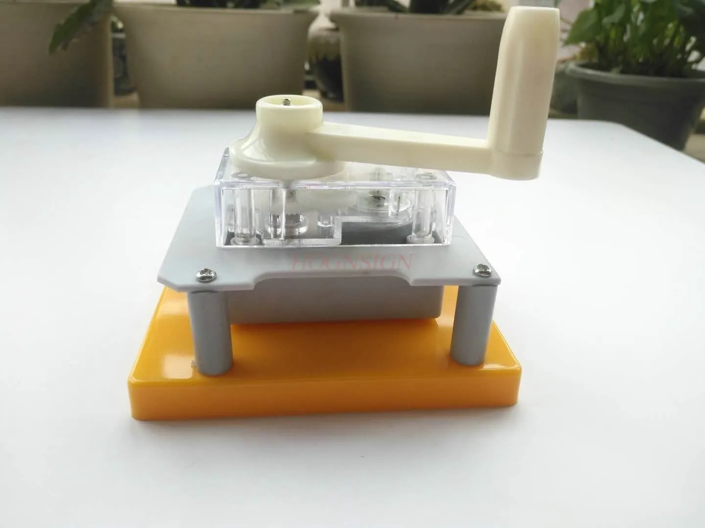 

1 комплект электродвигателей и генераторов с ручным управлением, детский физический научный эксперимент