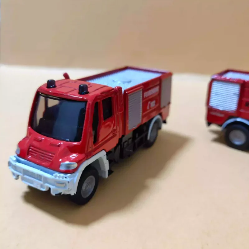 

Diecast Alloy Model Fire Truck 8CM Finished Simulation Miniature Engineering Car Hobby Collection Ornament Gift