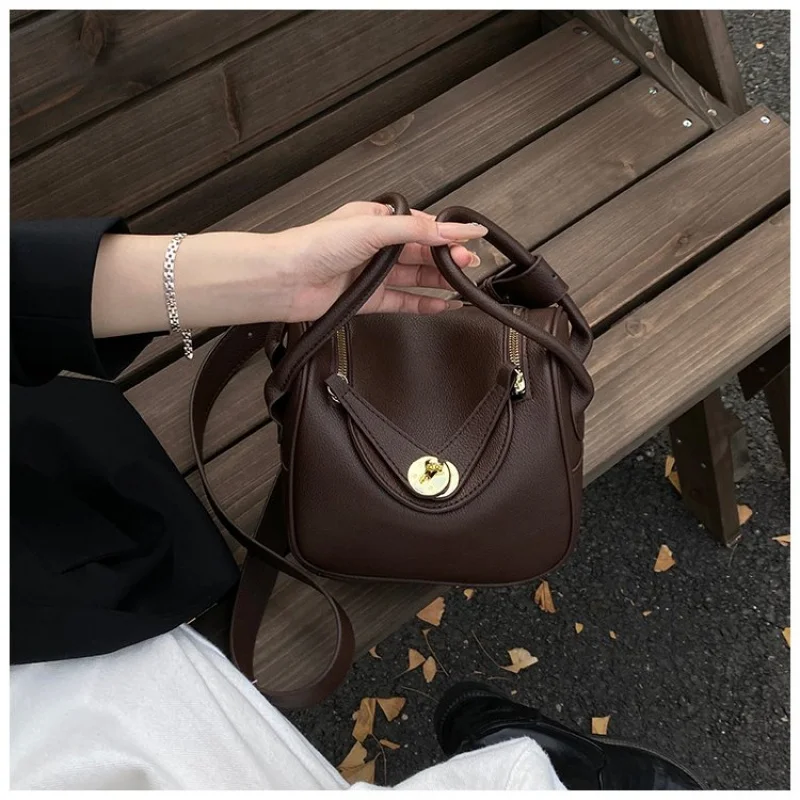 

Luxury Women's Shoulder Bag Made Of Premium Leather Featuring Paris Casual Elegant Lightweight Soft Daily Look​