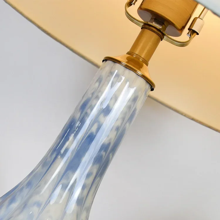 Lámpara de mesa de cambio de horno de cerámica, lámpara de noche para dormitorio, sala de estar, pantalla de tela, lámpara ornamental para hotel