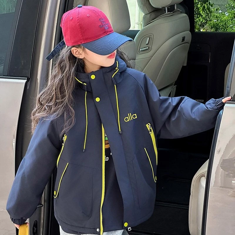 

Зимняя парка для девочек, новинка 2025 года, стильная ветрозащитная куртка с утолщенным капюшоном для детей, стильная теплая верхняя одежда