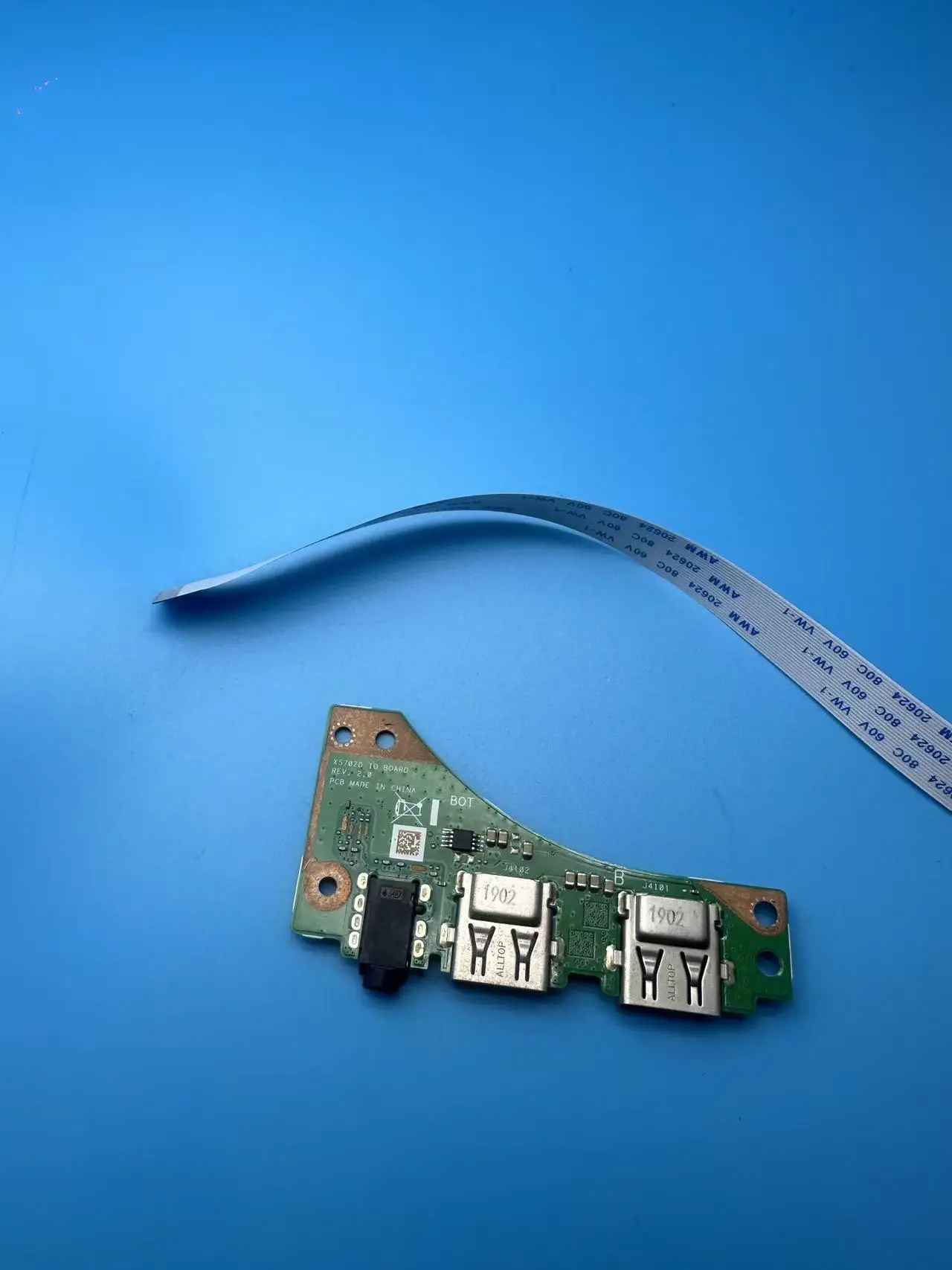 

ОРИГИНАЛЬНАЯ ПЛАТА USB И АУДИОПЛАТА ДЛЯ ASUS YX570 YX570Z YX570ZD X570ZD В НАЛИЧИИ